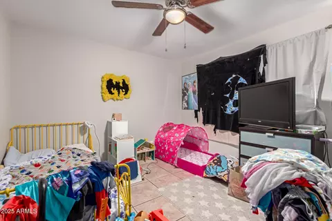 Bedroom - 1319 E Vista Ave, Phoenix, AZ 85020 photo 3 of 11