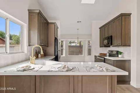 Kitchen - 550 E Appaloosa Rd, Gilbert, AZ 85296 photo 2 of 4
