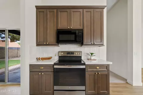 Kitchen - 550 E Appaloosa Rd, Gilbert, AZ 85296 photo 4 of 4