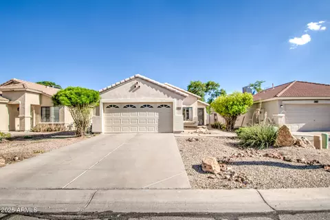 937 E Nardini St, San Tan Valley, AZ 85140