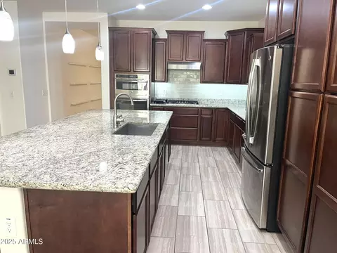 Kitchen - 3628 E Ficus Way, Gilbert, AZ 85298 photo 3 of 4