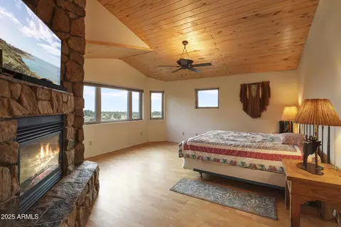 Bedroom - 131 W Hunt Ranch Rd, Pine, AZ 85544 photo 2 of 3
