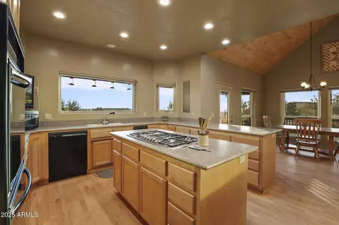 Kitchen - 131 W Hunt Ranch Rd, Pine, AZ 85544 photo 3 of 4