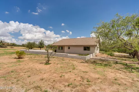 Exterior - 3471 E Two Sisters Rd, Hereford, AZ 85615 photo 8 of 10