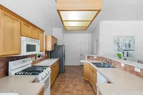Kitchen - 3471 E Two Sisters Rd, Hereford, AZ 85615 photo 3 of 9