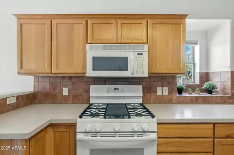 Kitchen - 3471 E Two Sisters Rd, Hereford, AZ 85615 photo 7 of 9