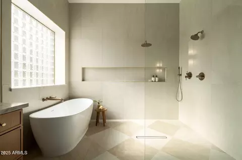 Bath - 4508 E Paso Trl, Phoenix, AZ 85050 photo 6 of 11