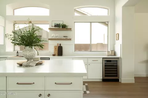 Kitchen - 4508 E Paso Trl, Phoenix, AZ 85050 photo 5 of 6