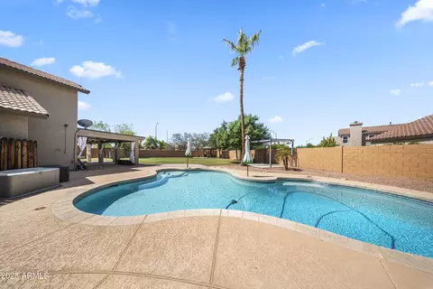 Exterior - 10 N Cobblestone St, Gilbert, AZ 85234 photo 5 of 6