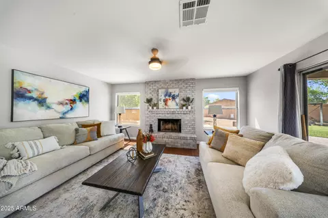 Living - 10 N Cobblestone St, Gilbert, AZ 85234 photo 1 of 1