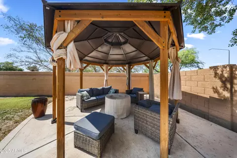 Exterior - 10 N Cobblestone St, Gilbert, AZ 85234 photo 4 of 6