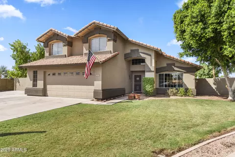 10 N Cobblestone St, Gilbert, AZ 85234