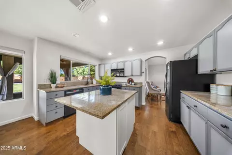 Kitchen - 10 N Cobblestone St, Gilbert, AZ 85234 photo 2 of 2