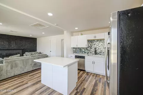 Kitchen - 8035 E 4th Ave, Mesa, AZ 85208 photo 6 of 6