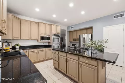 Kitchen - 4436 E Tremaine Ave, Gilbert, AZ 85234 photo 4 of 6