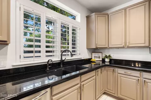 Kitchen - 4436 E Tremaine Ave, Gilbert, AZ 85234 photo 5 of 6