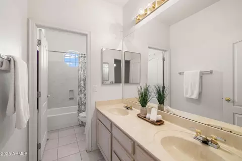 Bath - 4436 E Tremaine Ave, Gilbert, AZ 85234 photo 4 of 4