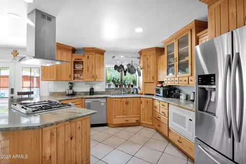 Kitchen - 3217 E Flower St, Phoenix, AZ 85018 photo 1 of 5
