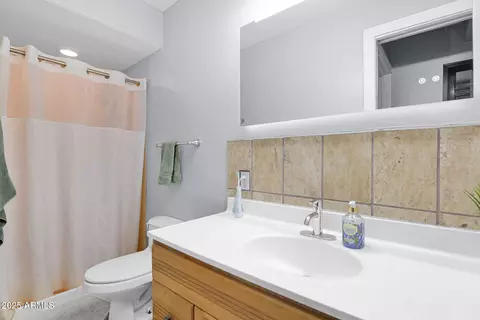 Bath - 3217 E Flower St, Phoenix, AZ 85018 photo 1 of 4