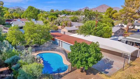 View/Area - 3217 E Flower St, Phoenix, AZ 85018 photo 4 of 5