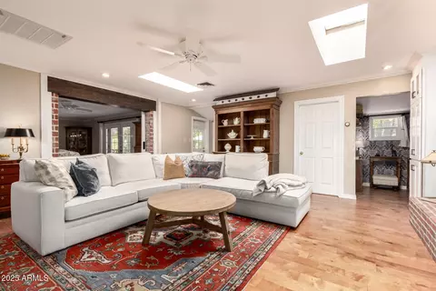Living - 1626 W State Ave, Phoenix, AZ 85021 photo 2 of 3