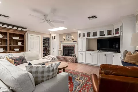 Living - 1626 W State Ave, Phoenix, AZ 85021 photo 1 of 3