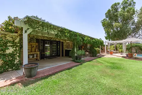 Exterior - 1626 W State Ave, Phoenix, AZ 85021 photo 5 of 14