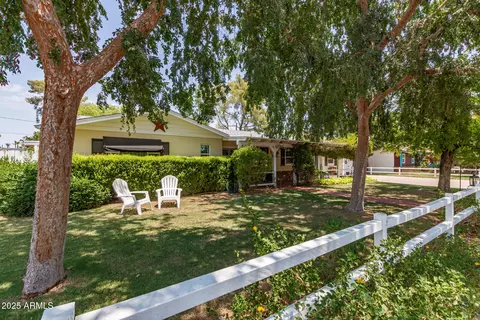 Exterior - 1626 W State Ave, Phoenix, AZ 85021 photo 9 of 14
