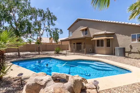 233 W Baylor Ln, Gilbert, AZ 85233