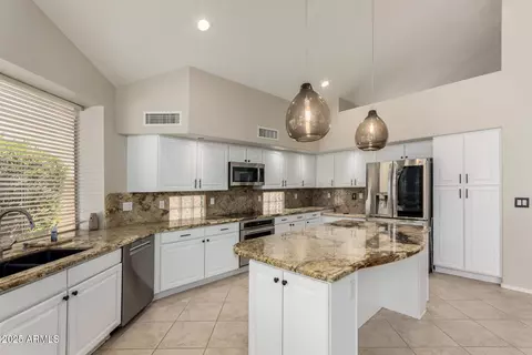 408 E Silverwood Dr, Phoenix, AZ 85048 photo 9