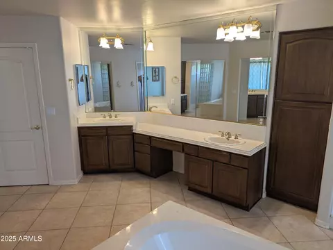 Bath - 1548 Estrid Ave, Phoenix, AZ 85022 photo 8 of 11