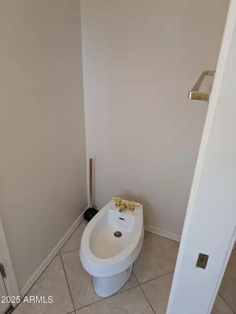 Bath - 1548 Estrid Ave, Phoenix, AZ 85022 photo 7 of 11