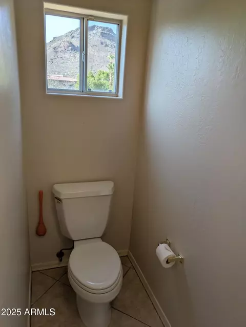 Bath - 1548 Estrid Ave, Phoenix, AZ 85022 photo 6 of 11