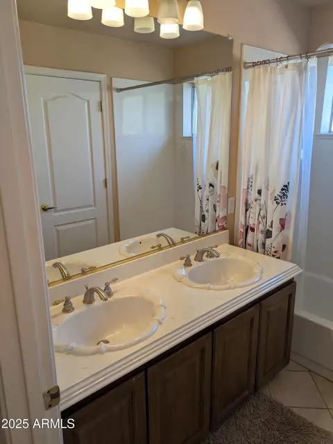 Bath - 1548 Estrid Ave, Phoenix, AZ 85022 photo 9 of 11
