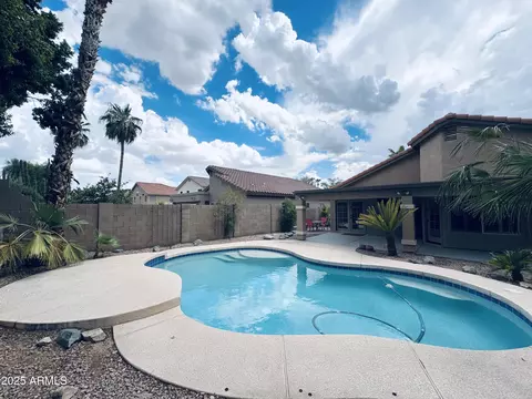 Exterior - 1018 E Hiddenview Dr, Phoenix, AZ 85048 photo 3 of 4
