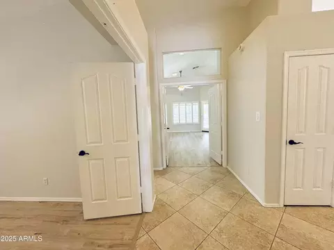 Entry Way - 1018 E Hiddenview Dr, Phoenix, AZ 85048 photo 2 of 2