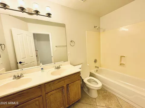 Bath - 1018 E Hiddenview Dr, Phoenix, AZ 85048 photo 4 of 4