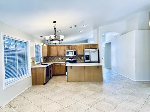 Kitchen - 1018 E Hiddenview Dr, Phoenix, AZ 85048 photo 1 of 3