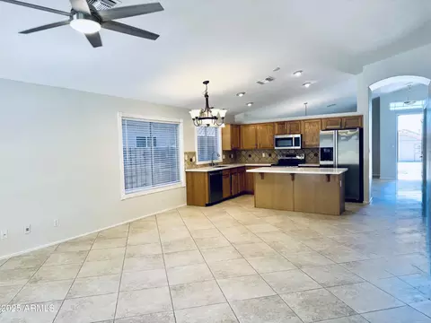 Living - 1018 E Hiddenview Dr, Phoenix, AZ 85048 photo 3 of 6