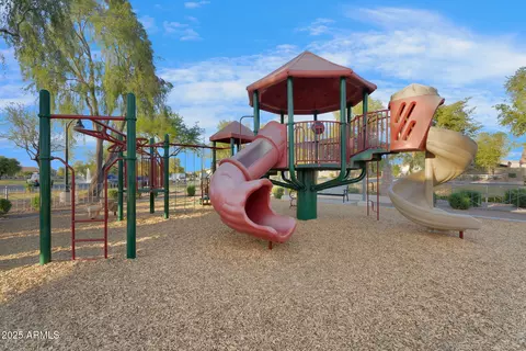 View/Area - 874 E Doral Ct, Gilbert, AZ 85297 photo 3 of 10