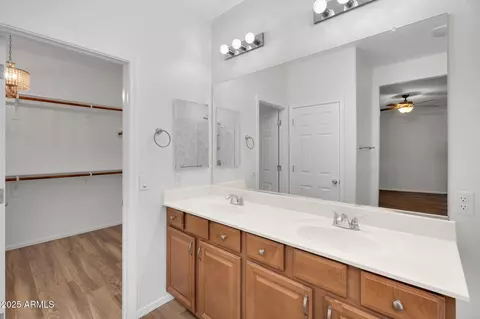 Bath - 874 E Doral Ct, Gilbert, AZ 85297 photo 5 of 6