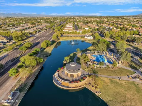 View/Area - 874 E Doral Ct, Gilbert, AZ 85297 photo 2 of 10