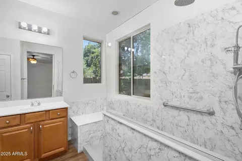 Bath - 874 E Doral Ct, Gilbert, AZ 85297 photo 2 of 6