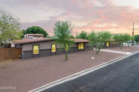 947 W 8th Pl, Mesa, AZ 85201