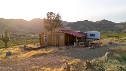 25795 S Old Stage Rd, Congress, AZ 85332