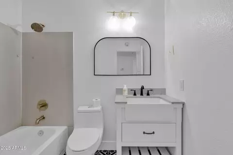 Bath - 3122 E Leonora St, Mesa, AZ 85213 photo 2 of 5