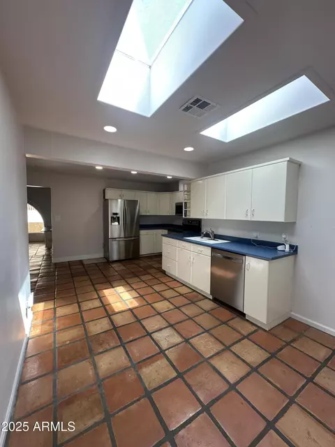 710 E Tuckey Ln, Phoenix, AZ 85014 photo 28