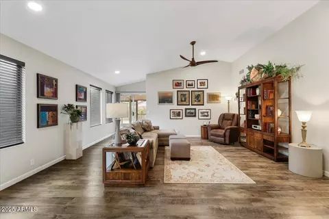 3025 E Kerry Ln, Phoenix, AZ 85050