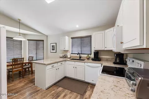 Kitchen - 3025 E Kerry Ln, Phoenix, AZ 85050 photo 2 of 3