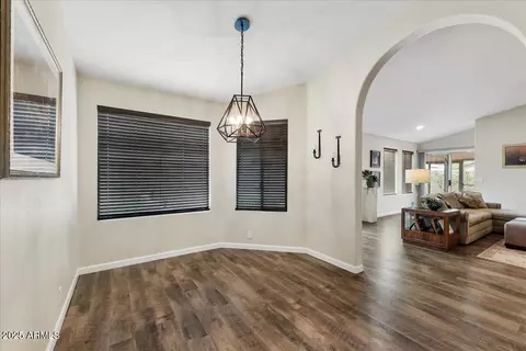Dining - 3025 E Kerry Ln, Phoenix, AZ 85050 photo 1 of 1